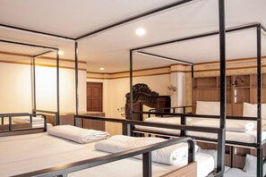 Comfort Shared Dormitory (8 pax) | Hypo-allergenic bedding, minibar, desk, laptop workspace - Group Nest Hotel (Hanoi)