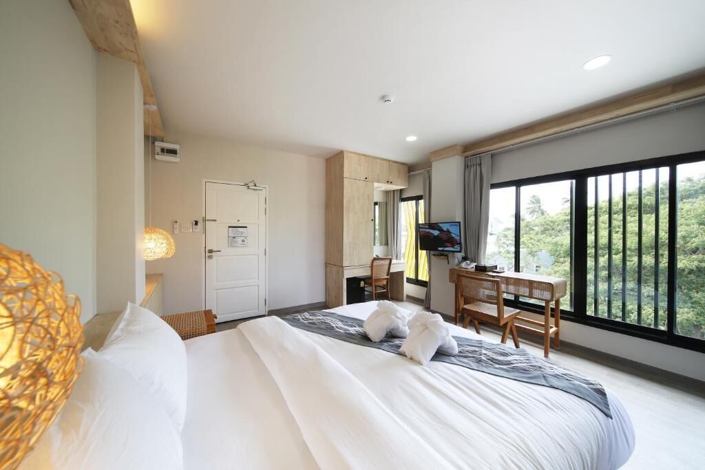 Superior Double Room, Balcony, City View | Blackout drapes, iron/ironing board (on request), WiFi (free)