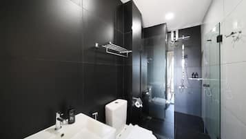 Double Room, Balcony, City View | Bathroom