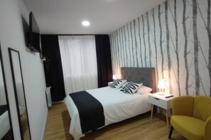 1 bedroom, iron/ironing board, WiFi (free), bed sheets