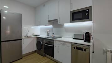 Fridge, microwave, oven, dishwasher