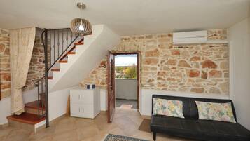 Apartment, 3 Bedrooms, Garden View | Living room