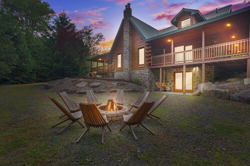 NEW Family Cabin near Lake Wallenpaupack-Hot Tub-Trails 