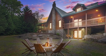 NEW Family Cabin near Lake Wallenpaupack-Hot Tub-Trails