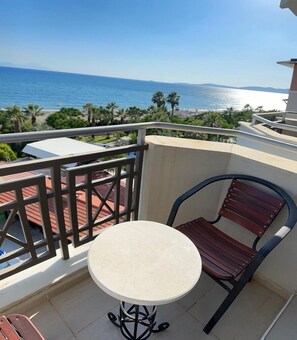 Standart Room Balcony Sea View | Minibar, free WiFi, bed sheets - Sirius Mi Hotel Gumuldur (Menderes)