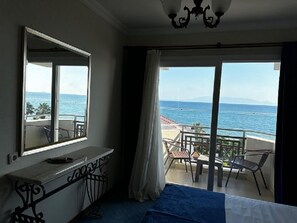 Standart Room Balcony Sea View | Minibar, free WiFi, bed sheets - Sirius Mi Hotel Gumuldur (Menderes)