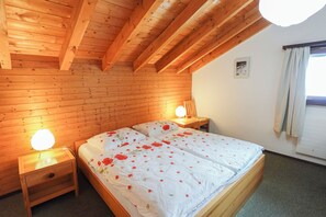 2 sovrum, strykjärn/strykbräda, wi-fi och sängkläder