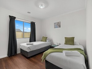 4 Schlafzimmer, Bügeleisen/Bügelbrett, WLAN, Bettwäsche