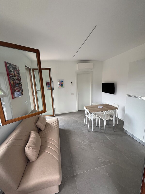 Living area - Casette Airport Agata - Bilocale Indipendente (Seriate)