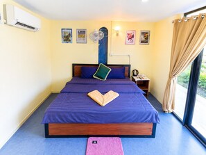 Basic Double Room, Partial Ocean View | Soundproofing, free WiFi, bed sheets - Plankton Bungalow and Camping (Koh Rong)