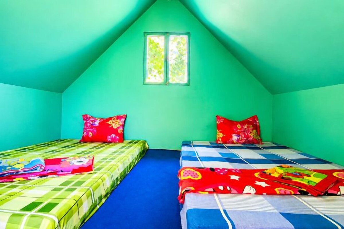 Soundproofing, WiFi (free), bed sheets