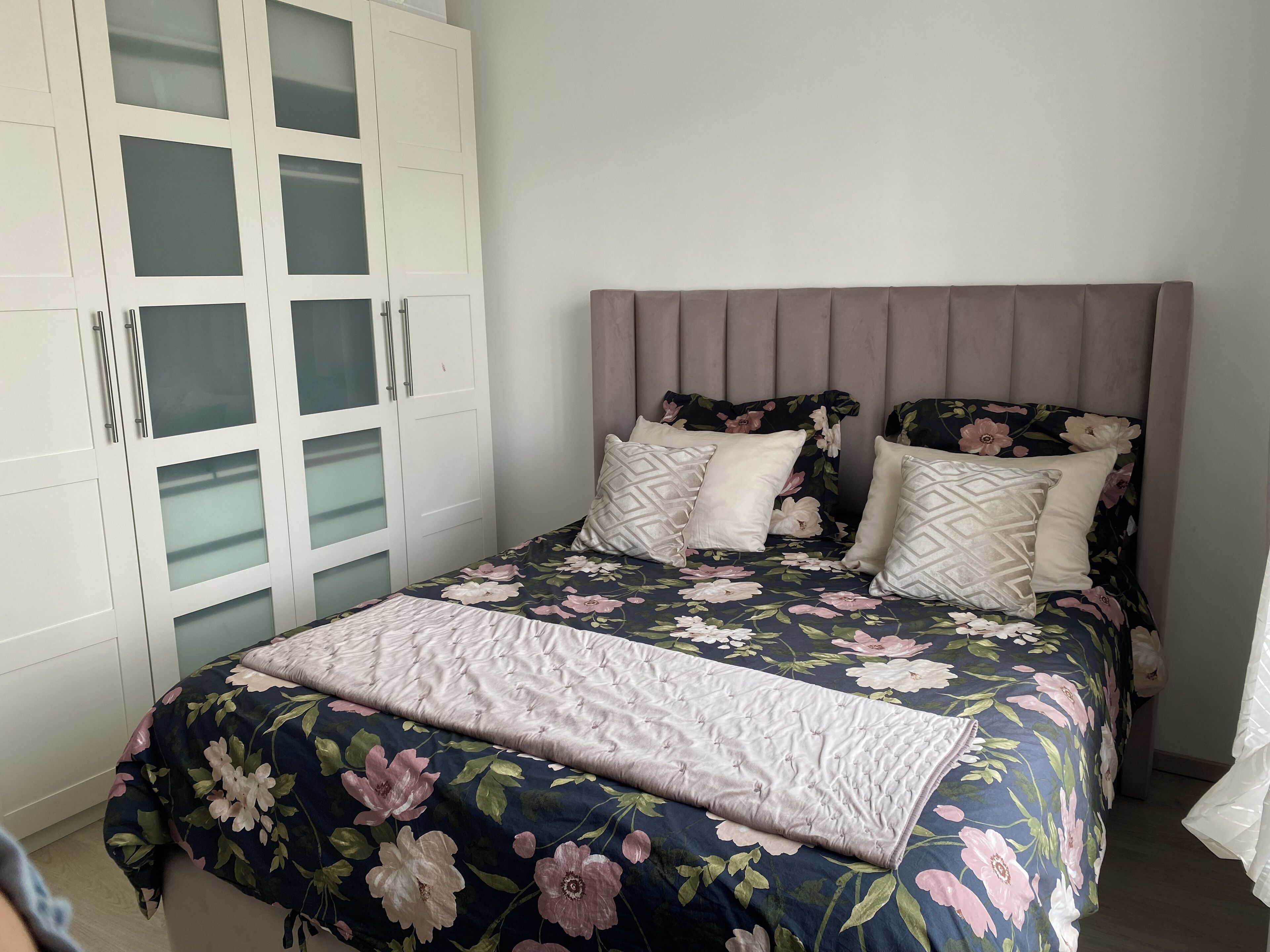 3 chambres, fer et planche à repasser, Wi-Fi, draps fournis