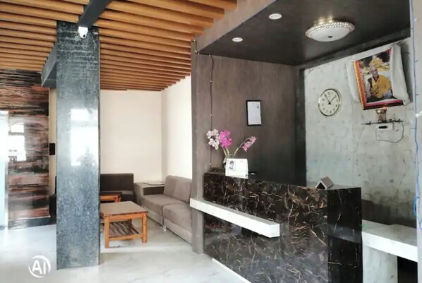 Reception - Goroomgo Shambala Inn Gangtok (Gangtok)