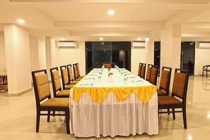 Banquet hall - Goroomgo Shambala Inn Gangtok (Gangtok)