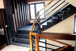 Lobby sitting area - Goroomgo Shambala Inn Gangtok (Gangtok)