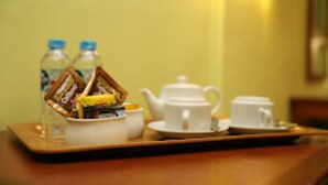 مكتب ومساحة عمل للكمبيوتر المحمول وواي فاي مجانًا