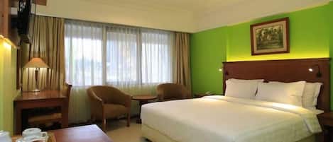 1 bedroom, desk, laptop workspace, free WiFi