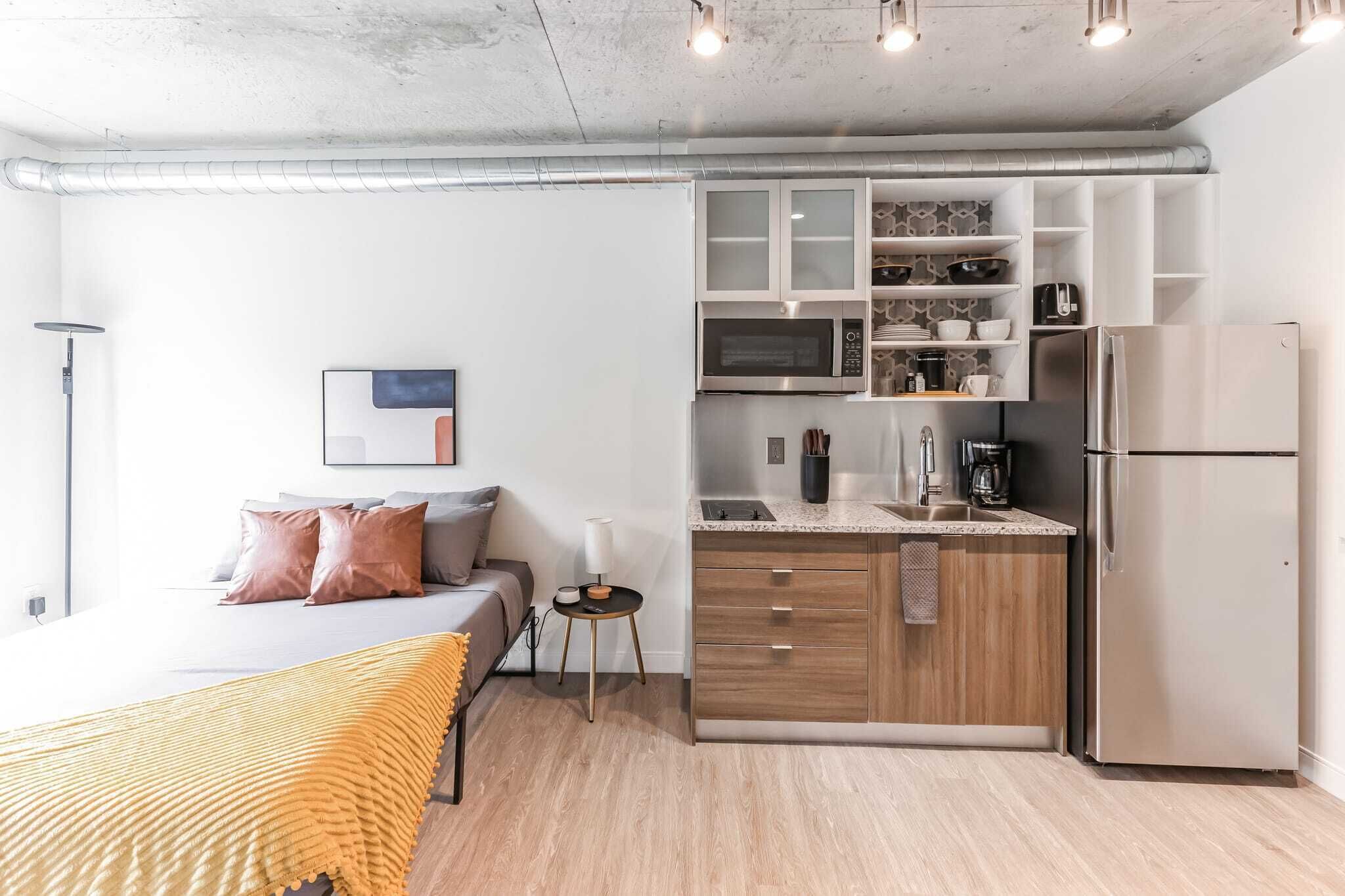 2 Studios apartment w/ prime location