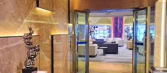 Jinghu Hotel