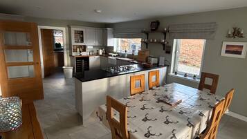 House | Tempat makan