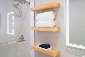 Iron/ironing board, travel cot, free WiFi, bed sheets