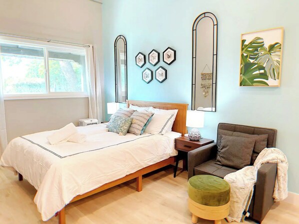 Iron/ironing board, travel cot, free WiFi, bed sheets