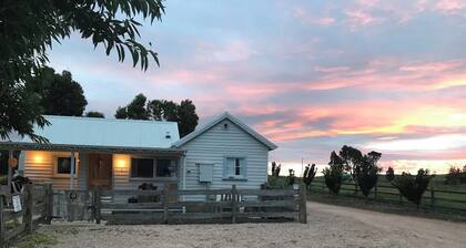 A Cottage of comfort on historic farm -Long John Cottage