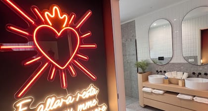 DOMUS MARIA VITTORIA "THE HEARTH OF NAPLES"