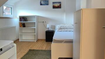 3 slaapkamers, een strijkplank/strijkijzer, wifi