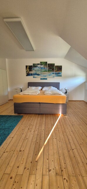 3 bedrooms, iron/ironing board, WiFi