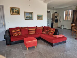 TV - Appartement Dans une Residence Familliale (santo pietro di tenda)