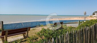 Cozy 4/5 Person Cottage with Shared Pool, 200m from Beach, La Tranche-sur-Mer