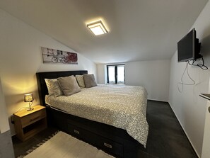 3 camere, ferro/asse da stiro, Wi-Fi gratuito, lenzuola