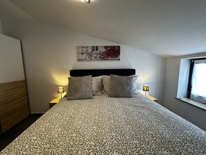3 chambres, fer et planche à repasser, Wi-Fi gratuit, draps fournis