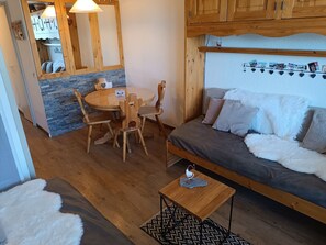 TV - Renovated studio near center, balcony, Mont Blanc view (La Plagne Montchavin Les Coches)