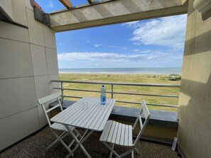 Outdoor dining - Apartment for 4 with pool, parking, pets allowed in Saint-Jean-de-Monts (Saint-Jean-de-Monts)