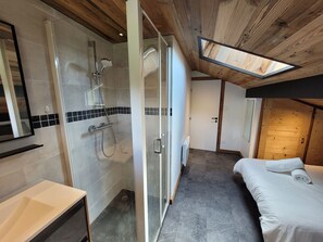 2 bedrooms - Quiet 2-Bedroom Apartment, Sleeps 6, Near Slopes (Les Gets)