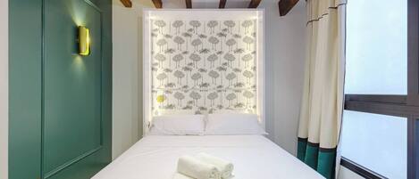 Tabla de planchar con plancha y wifi