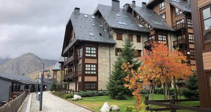 BAQUEIRA URBANIZAC RUDA BLANHIBLAR APARTMENT FOR UP TO 7 PEOPLE,