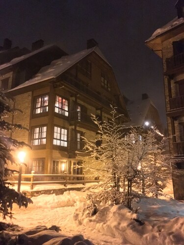 BAQUEIRA URBANIZAC RUDA BLANHIBLAR APARTMENT FOR UP TO 7 PEOPLE, 