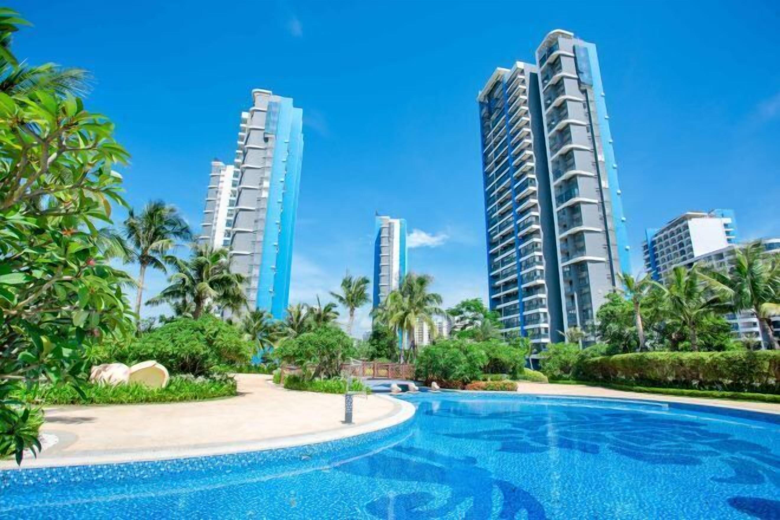 Hồ bơi ngoài trời