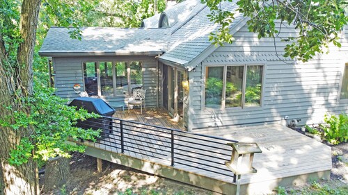 🌊 Pat's Pool House & Sauna – Your Ultimate Lakeside Playground