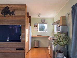 Kylskåp, mikrovågsugn, ugn och spishäll