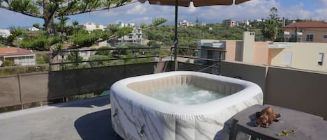 Studio, Smoking | 2 bedrooms