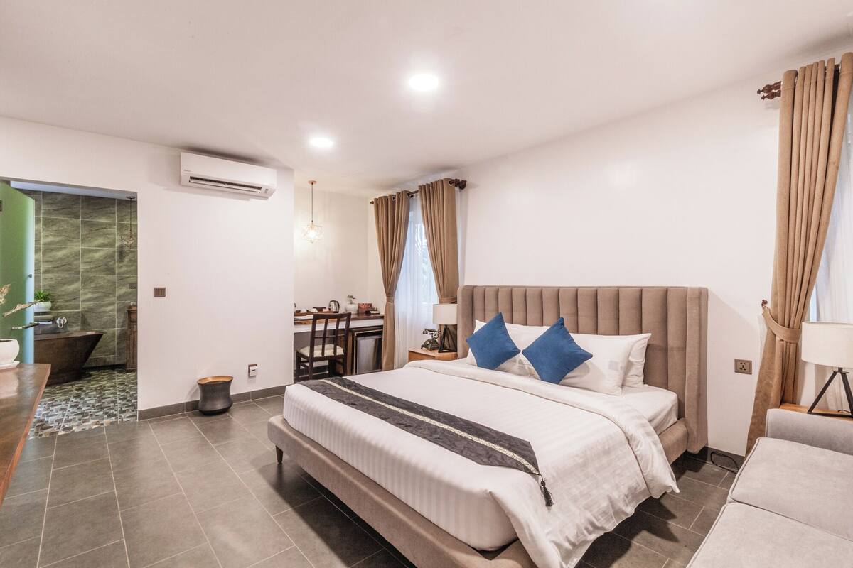 1 bedroom, desk, laptop workspace, free WiFi