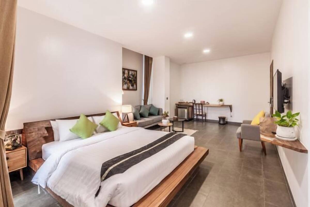 1 bedroom, desk, laptop workspace, free WiFi