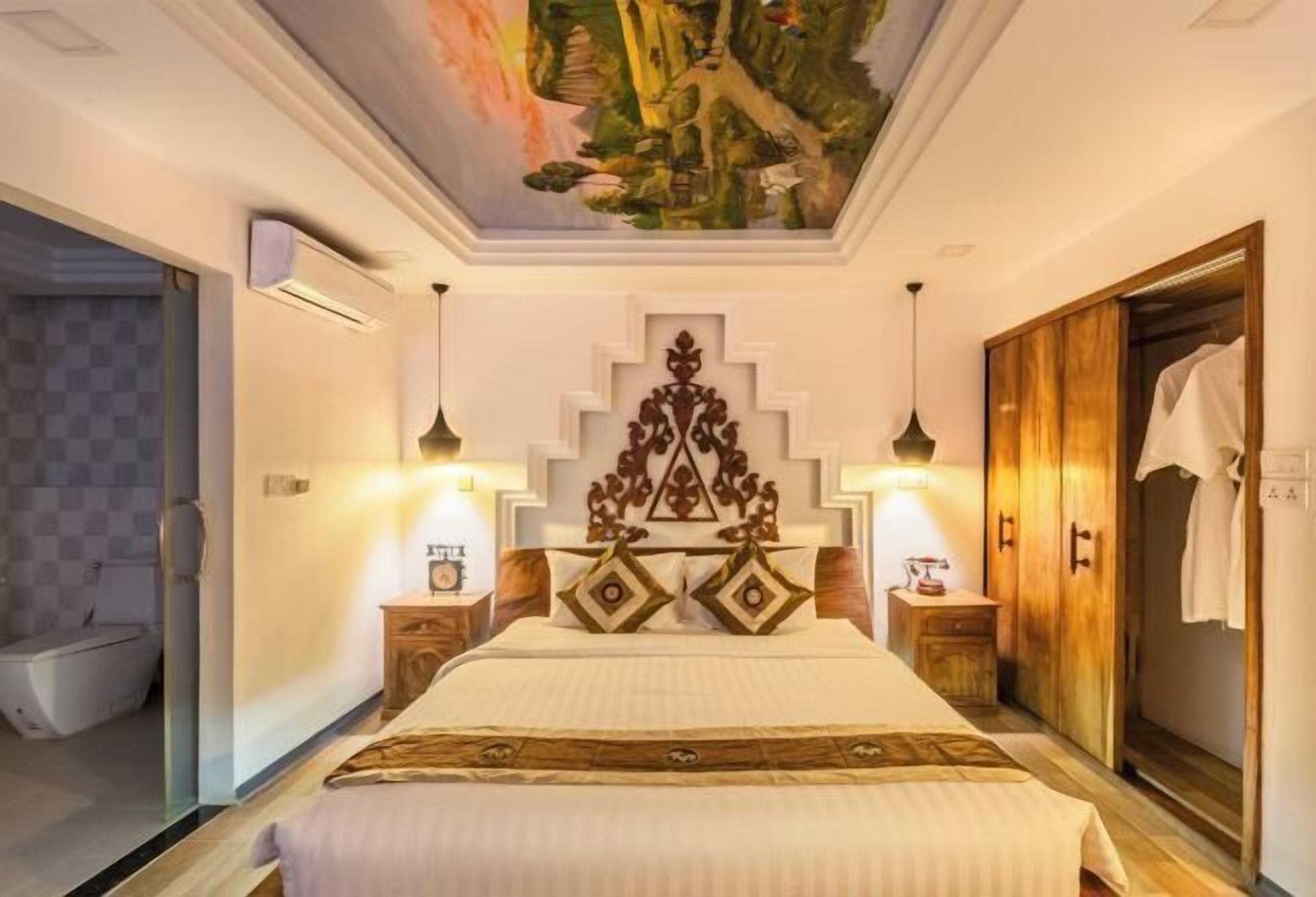 Bureau, espace de travail pour ordinateur portable, Wi-Fi gratuit