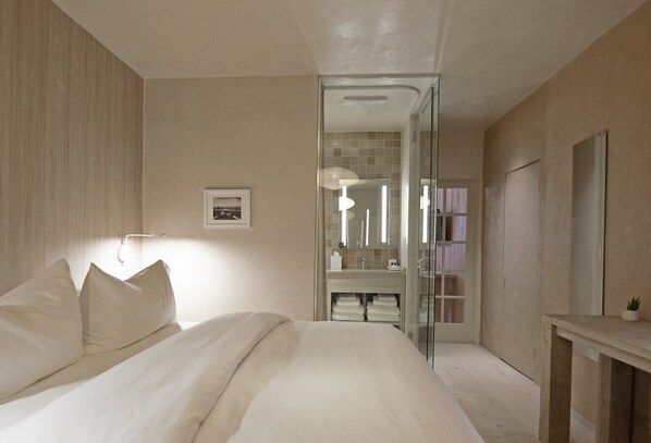 1 sovrum, skrivbord, strykjärn/strykbräda och gratis wi-fi