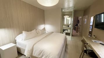 1 slaapkamer, een bureau, een strijkplank/strijkijzer, gratis wifi