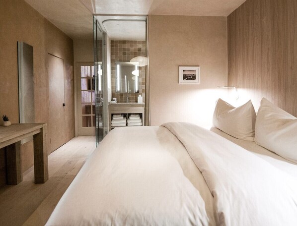 1 chambre, bureau, fer et planche à repasser, Wi-Fi gratuit